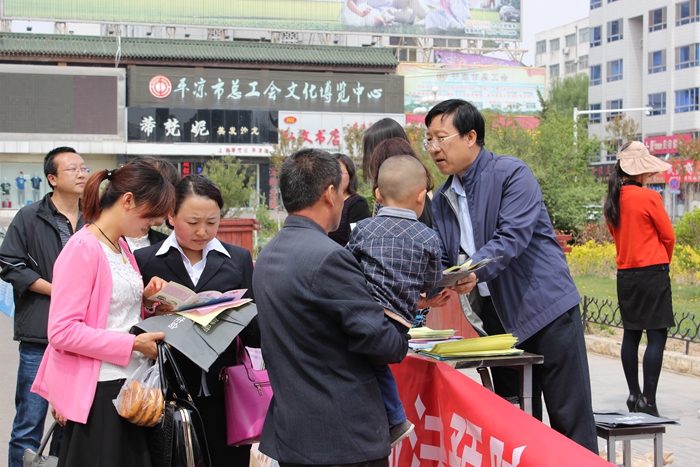 平凉市开展第30个“全国预防接种日”宣传掠影二